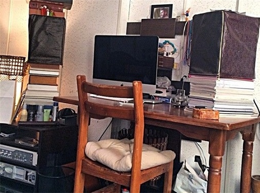 عکس شهید همت در اتاق بنیامین بهادری