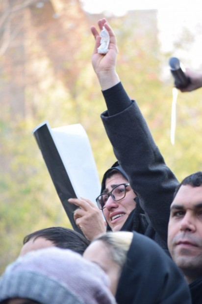 اشک و اندوه مردم در فراق آیت‌الله /عکس