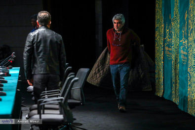 صبحانه با زرافه‌ها